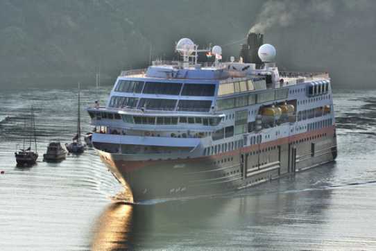 14 June 2023 - 06:48:29

----------------------
Cruise ship Maud arrives in Dartmouth